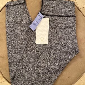 NWT Wunder Under Low-rose tight size 8